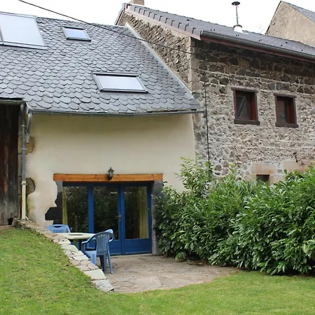 Au Coeur Des Volcans D'auvergne Apartmán
