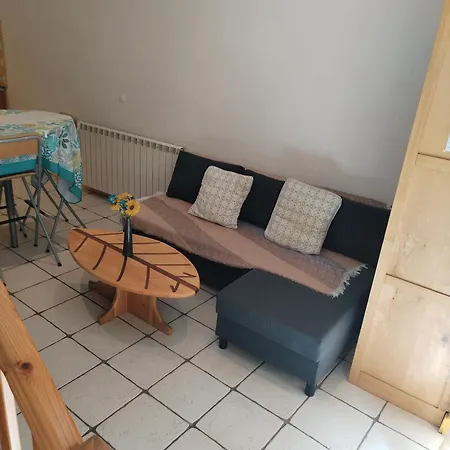 Au Coeur Des Volcans D'auvergne Apartmán *