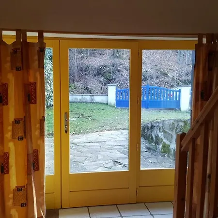 Au Coeur Des Volcans D'auvergne Ceyssat