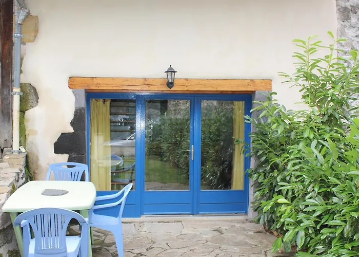 Au Coeur Des Volcans D'auvergne Apartment *