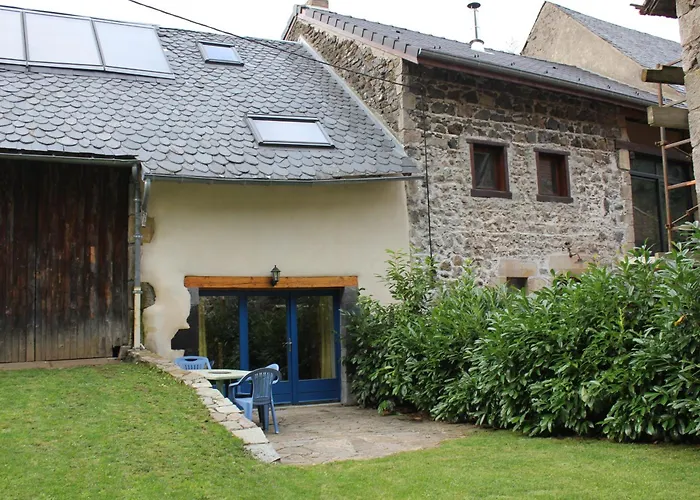 Au Coeur Des Volcans D'auvergne Apartment