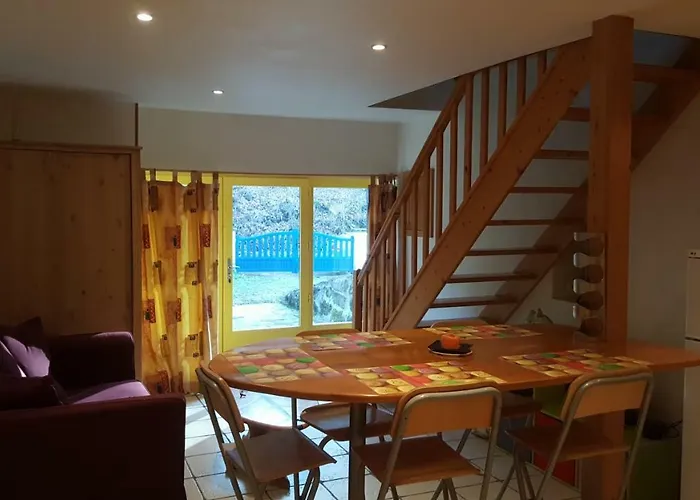 Au Coeur Des Volcans D'auvergne * Ceyssat